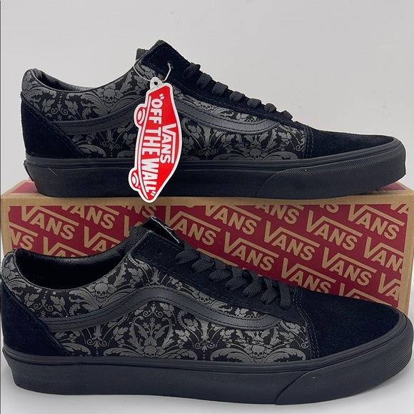 Vans Shoes - Vans WMNS Black and Gray Patterned Sneakers Old Skool
Skull Tapestry Raven/Black